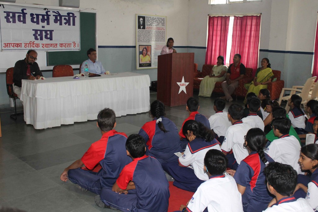 Ms.Shakila Ansari enlightning the the students.
